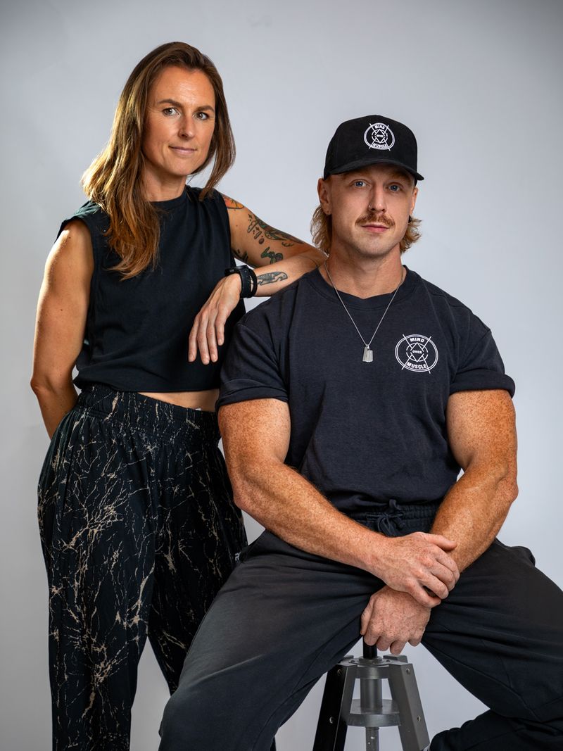 Vincent van Haren in Mind Over Muscle-kleding in de fotostudio